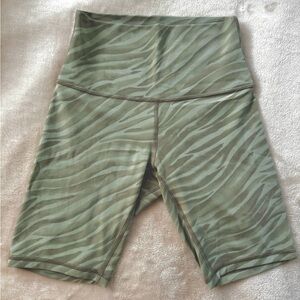 Lululemon Align Short 8” Le Tigre Camo Green Fern Multi